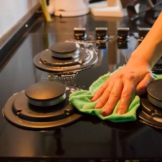 Cleaning service by Eliza